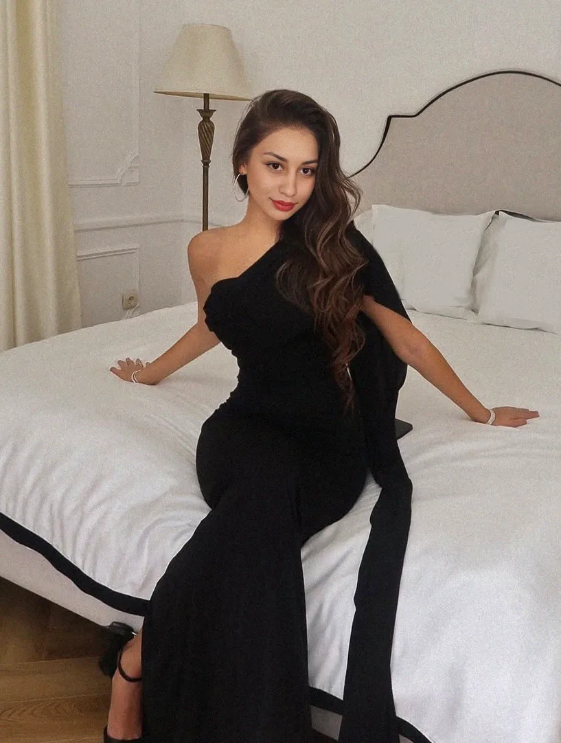Amina 4