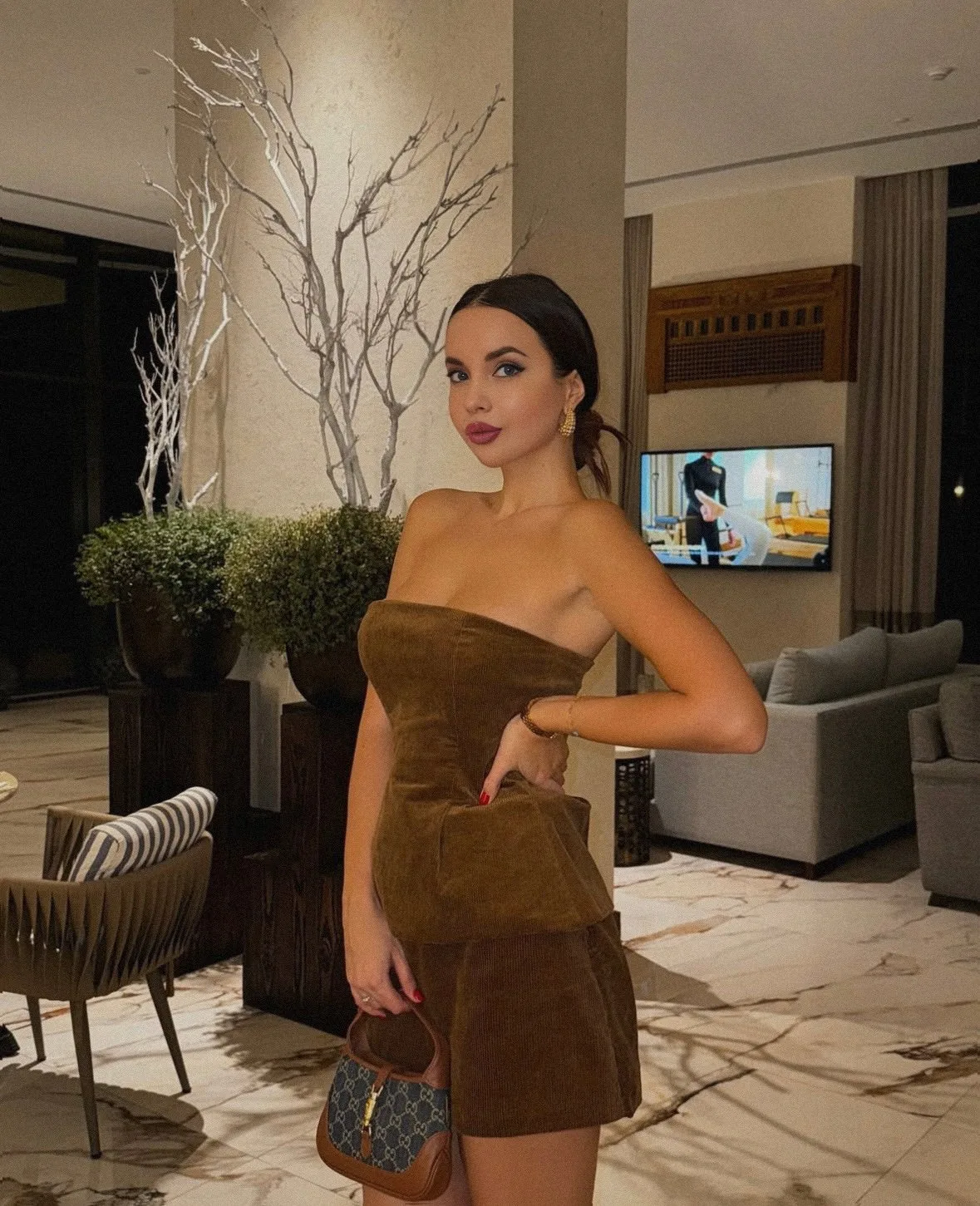 Anika 2