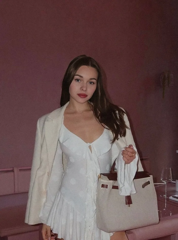 Leila 4