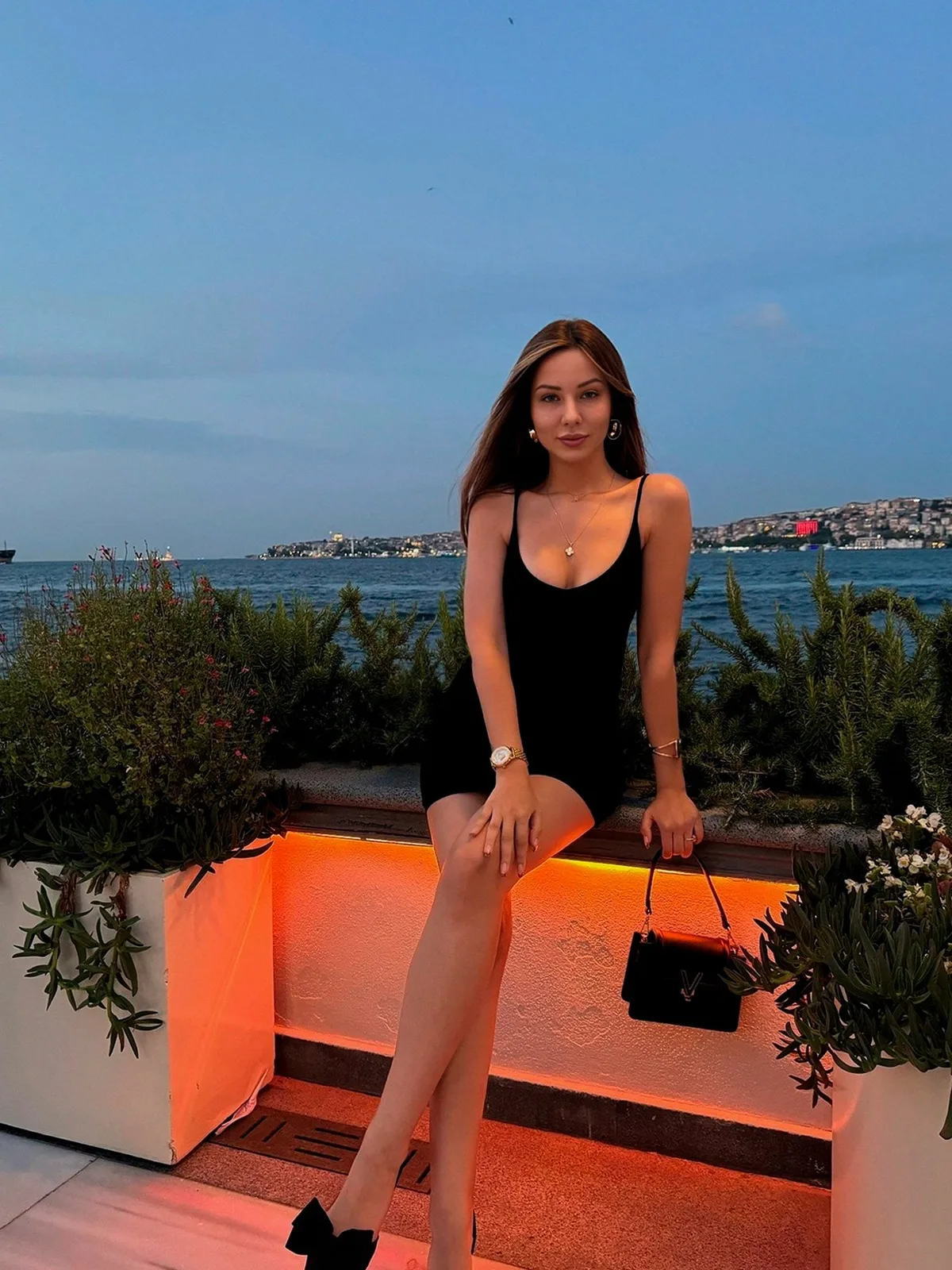 Noura 4