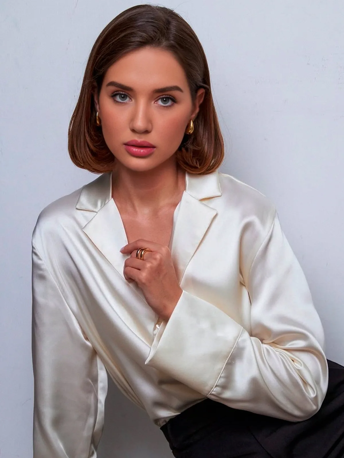 Nyla 4
