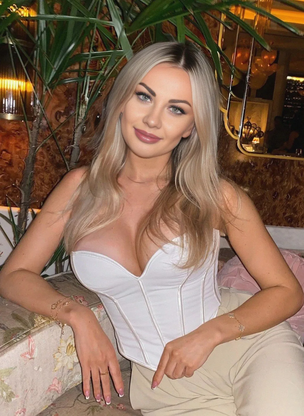 Nyla 2