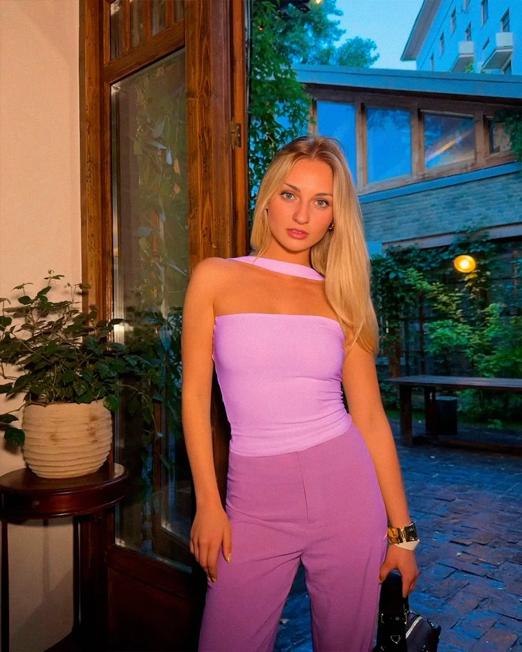 Zeina 5